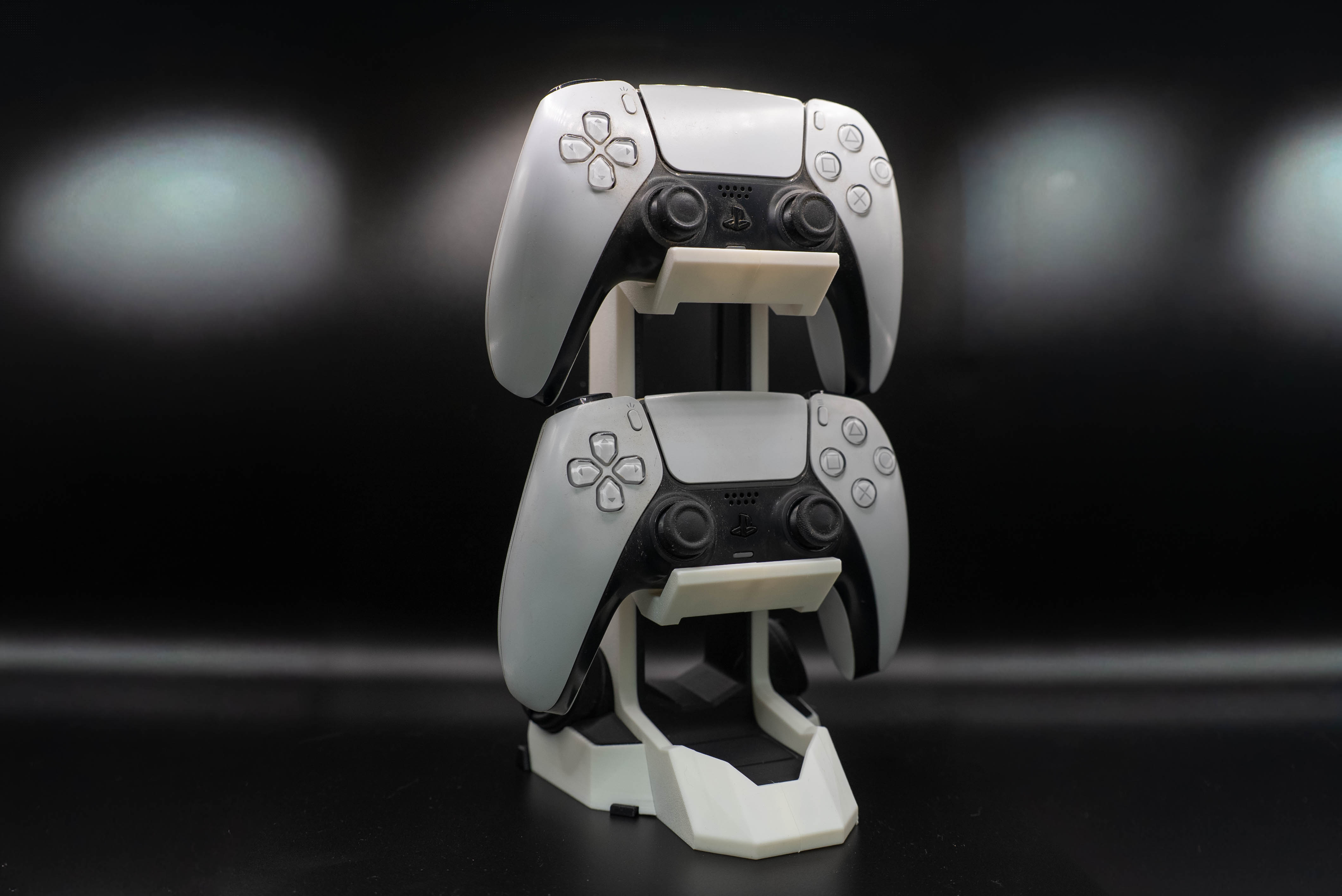 Dual BW stand image 2